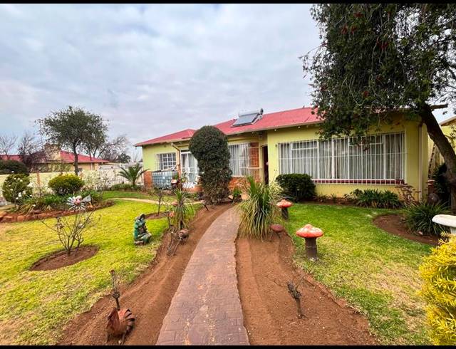 4 BEDROOM HOUSE FOR SALE IN DUNNOTTAR